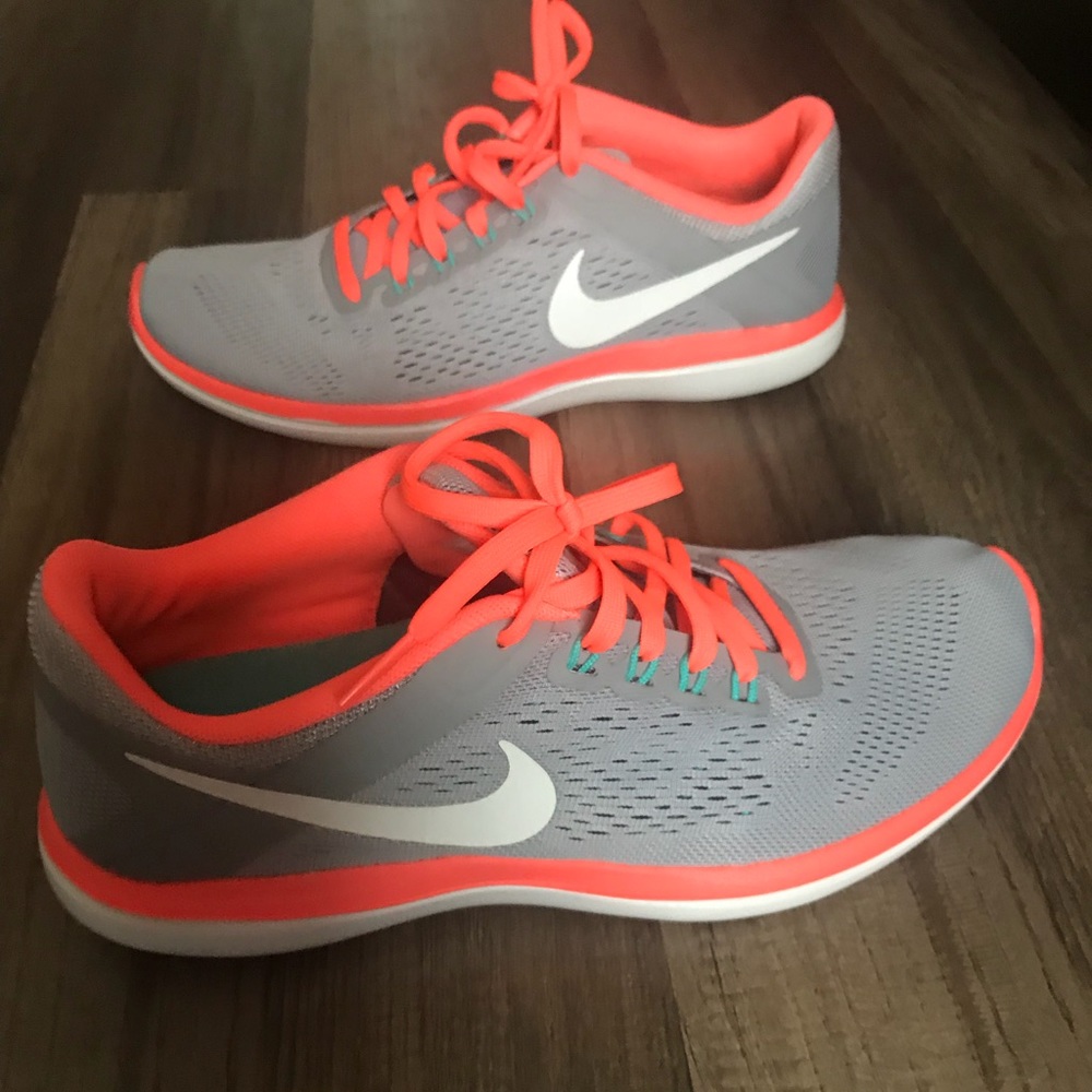 Brand new Nike women shoes